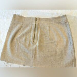 LIONESS. Side large. Raw edge skirt, beautiful front zipper without tags. Linen
